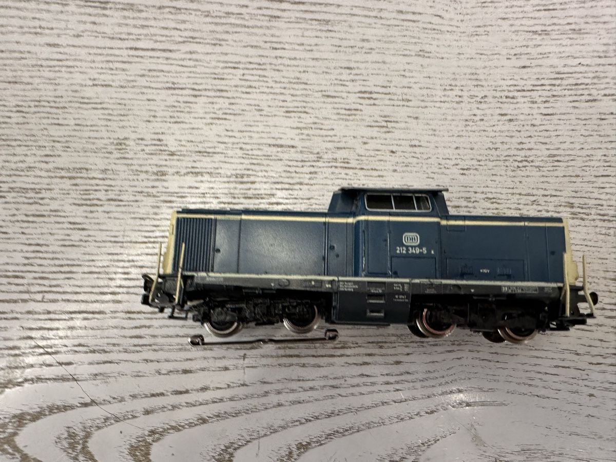 Märklin Modelleisenbahnen: Märklin 3147 DB BR 212 – Gebraucht aus Lupsingen von New-Haven 3