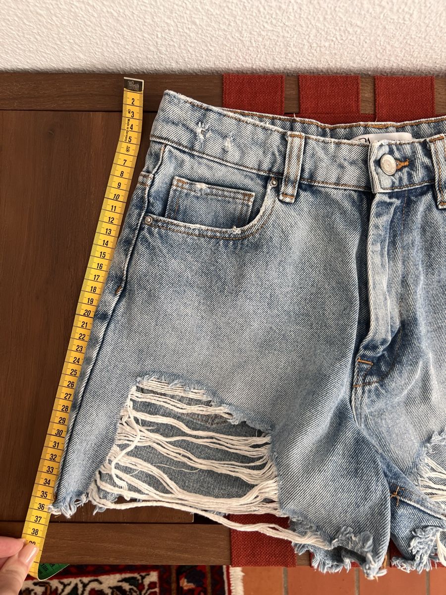 Zara Jeans: Zara Denim Shorts – Gebraucht aus Zürich von sophie.hatter 3