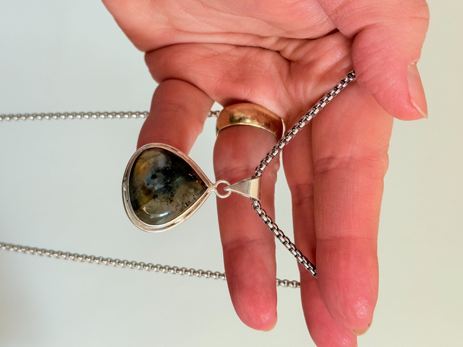 Catenine: Collier labradorite, forme goutte d'eau – Nuovo e nell'imballaggio originale da Genève venduto da AGBERG 6