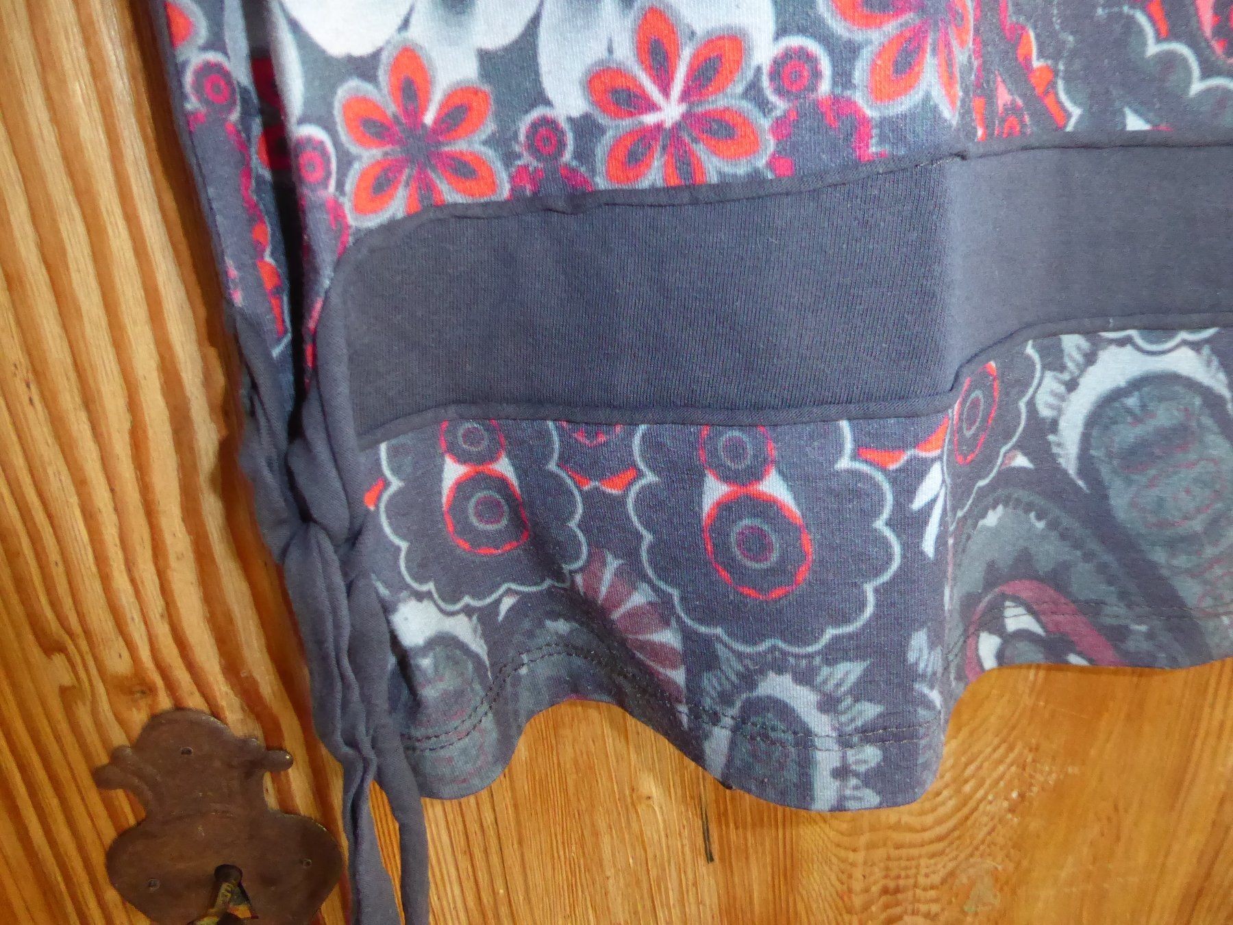Desigual T-Shirts: Schönes Long  Tshirt Gr XL Desigual – Gebraucht aus Sargans von Benziner 5