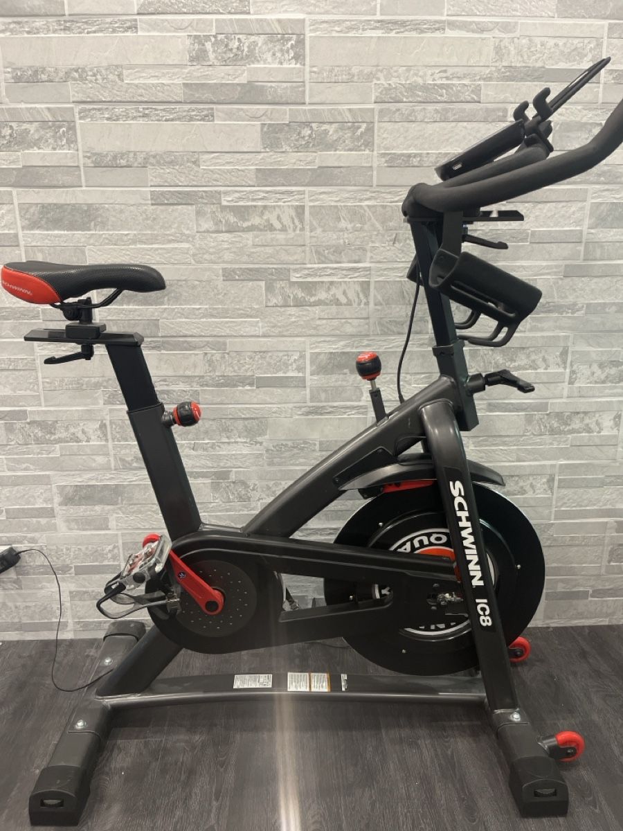 Schwinn Hometrainer: Schwinn IC8 Spinning Bike – Usato da Cordast venduto da Virgulax