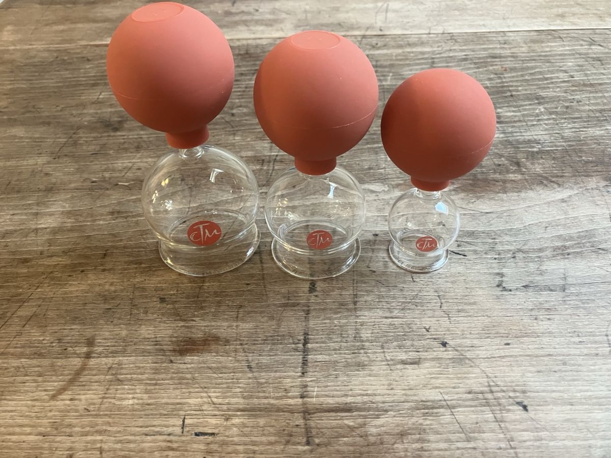 Massagegeräte: CTM Schröpfglas mit Gummiball 5,5cm, 4,5cm, 2,5cm – Gebraucht aus Bern von Morpheus