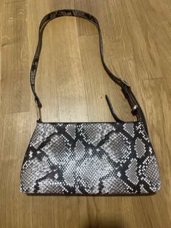 Sac gris à motifs crocodile