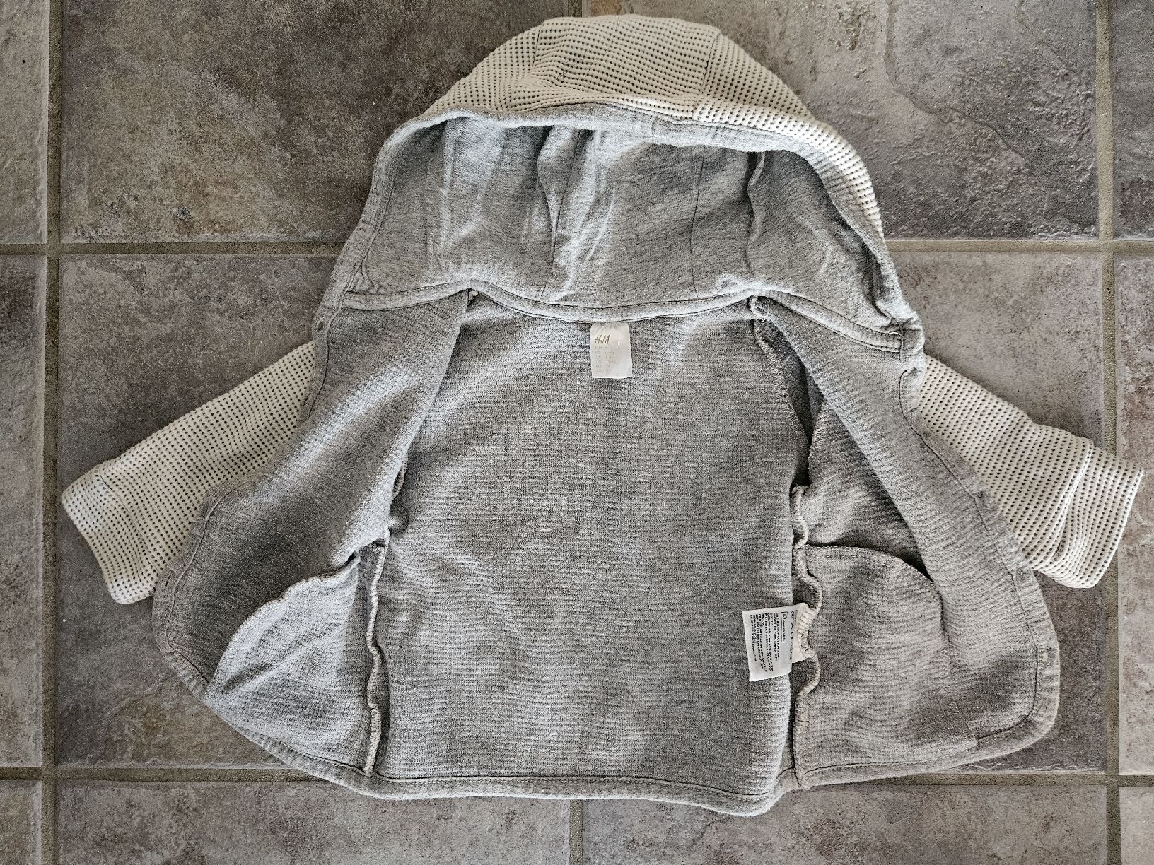 H&M Lotti & Set di vestiti: Traineranzug Gr. 74 – Usato da Worb venduto da jun_fj8w 1