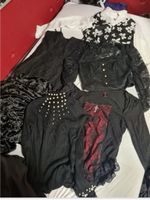 Dunkle kleidung , ein paar goth ,grösse M