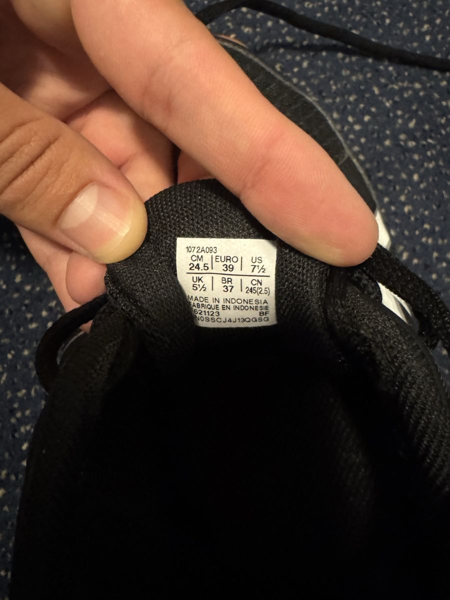 Asics Scarpe da uomo: Asics GEL-Rocket 11 black & white – Nuovo (secondo la descrizione) da Wildegg venduto da Myexlv 7