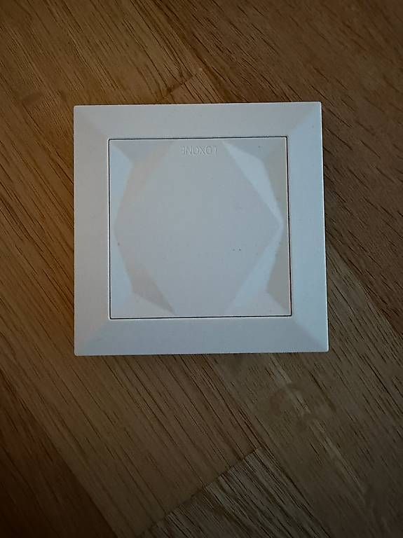 Interrupteurs: Loxone Touch Air Weiss – D'occasion à Ulmiz par benjamin_9392