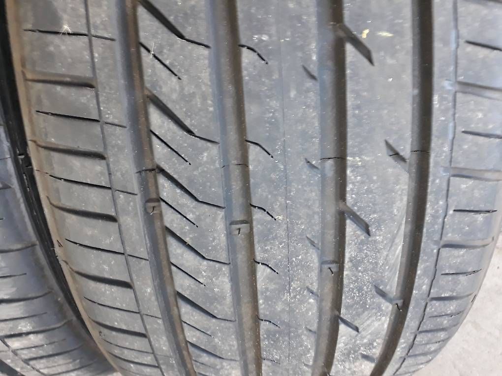 Pneumatici & Ruote complete: Sommerpneu  255 / 35 20 – Usato da Schmerikon venduto da 1qw2 4