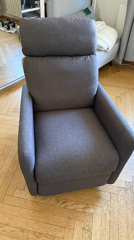 Sofas: Gepolstertes Sofa von Conforama – Défectueux à Zürich par Salsa_Lover 1