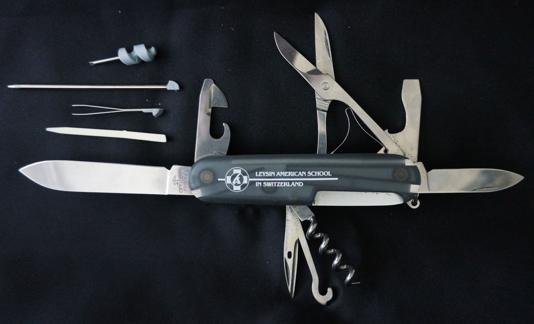 Victorinox Coltelli tascabile: Original Victorinox Offiziersmesser mit Uhr, Leysin Ameri... – Nuovo (secondo la descrizione) da Thun venduto da Dl3604 6