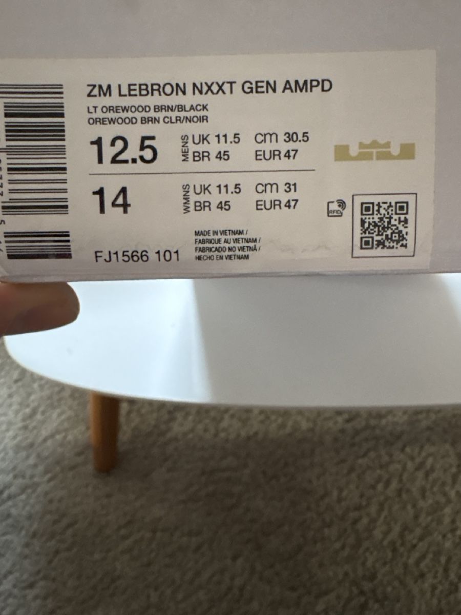 Nike Scarpe da uomo: Nike lebron nexxt gen Liverpool – Nuovo e nell'imballaggio originale da Le Grand-Saconnex venduto da gas_x9hh 3