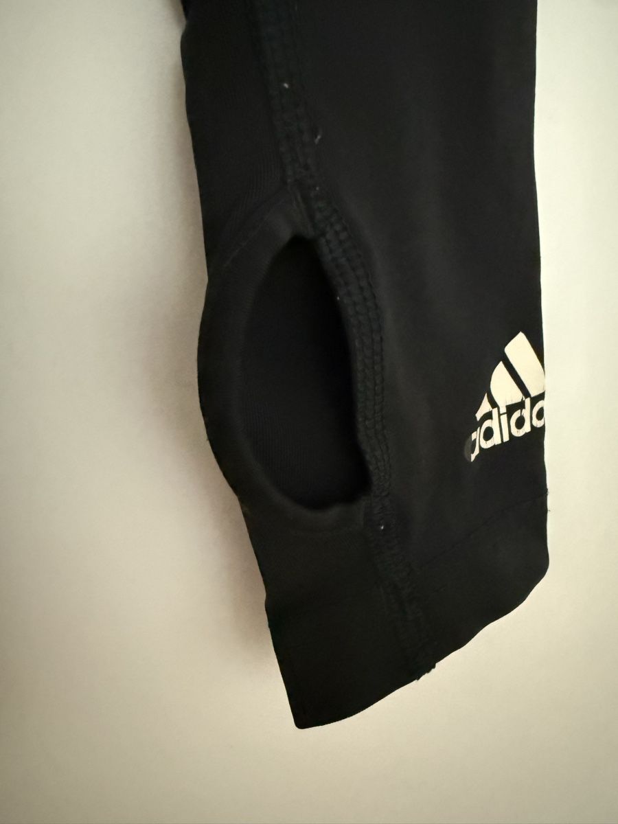 Adidas T-shirt: Adidas Langarmshirt schwarz grau Grösse M – Usato da Birmenstorf AG venduto da Pat_roll 1