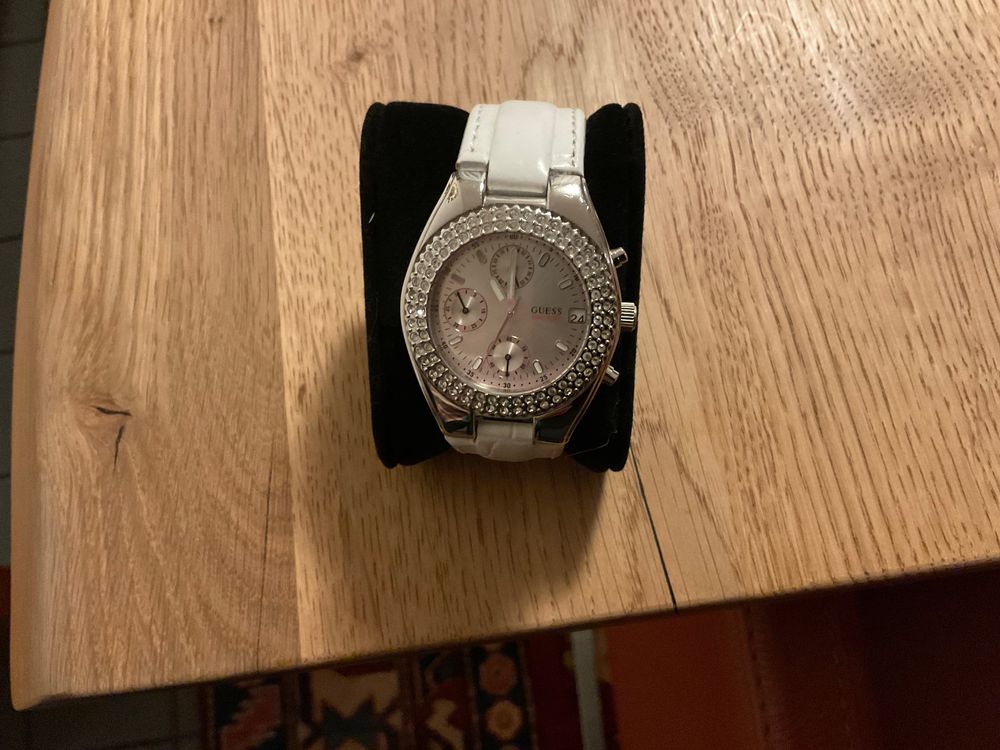 Guess Damenuhr mit Strass zweites Armband+mit Swarovski