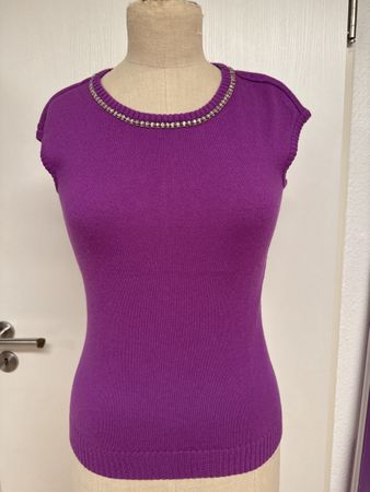Escada Top, Gr. 36, Lila, 100% Kaschmir, Deko am Hals