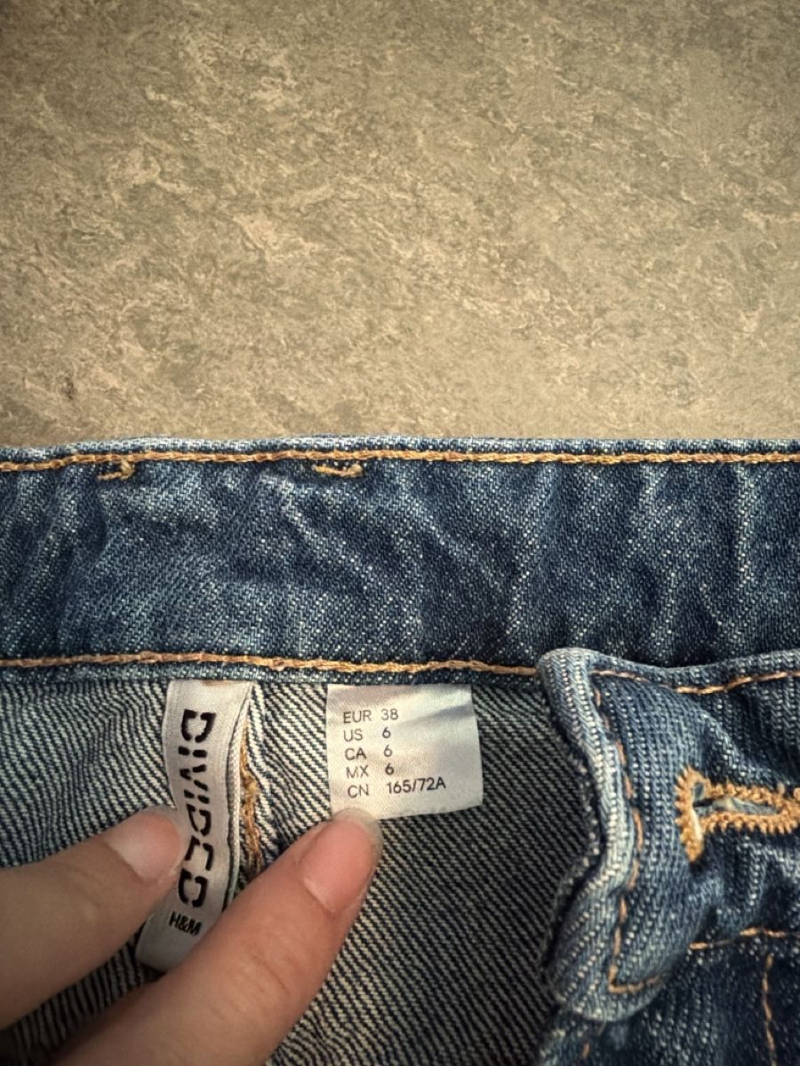 Pantaloni: Shorts – Usato da Chur venduto da sri_xqb9 1