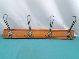 1 antike Garderobenleiste mit 4 Kleiderhaken (LOT2800X#AEW0)