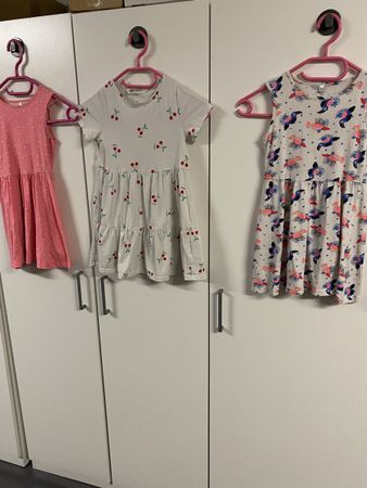 3x Mädchen Sommer Kleid Gr. 122 und 116