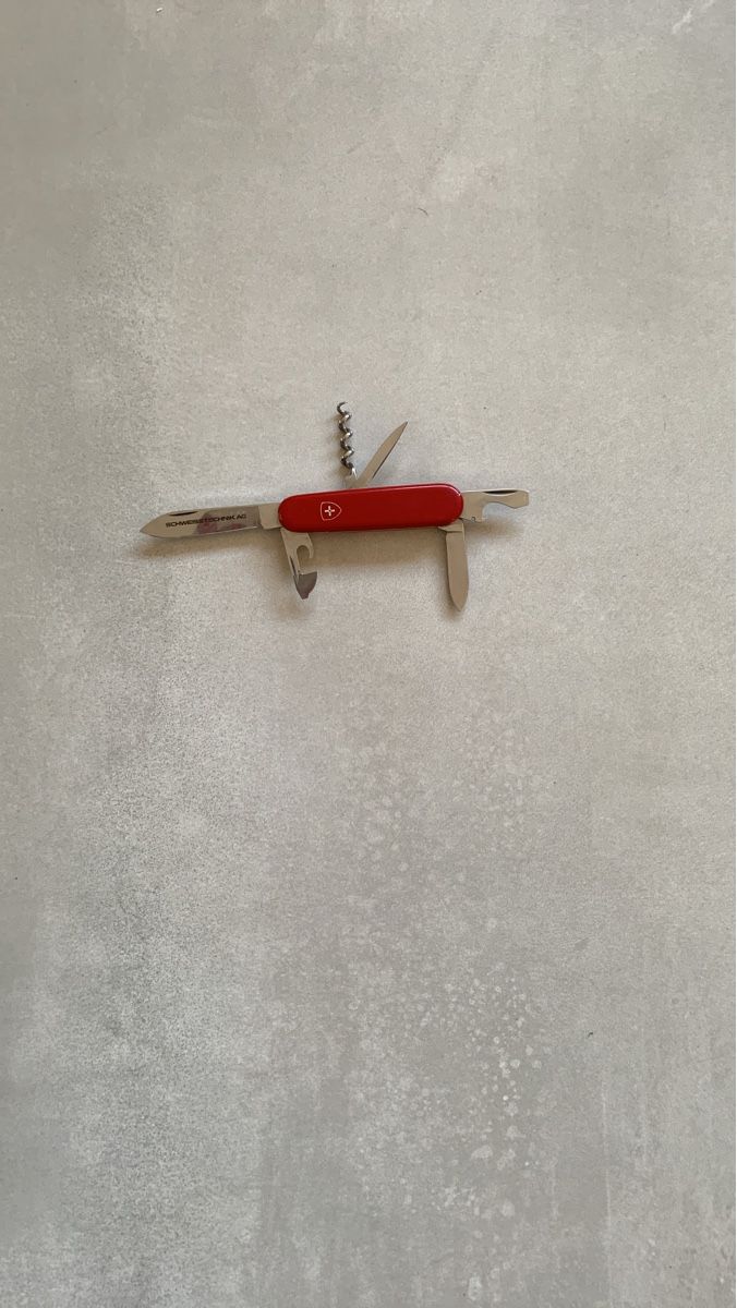 Victorinox Coltelli tascabile: Schweizer Taschenmesser Rot Klassisch – Usato da Zuzwil SG venduto da Ibohaus