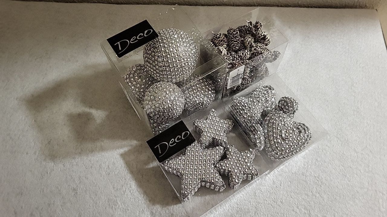 Toutes les décorations: Edle Deko-Ornamente/Christbaumschmuck in Silber / Neu & OVP – Neuf avec emballage d'origine à Grüningen par Sophie_Nick