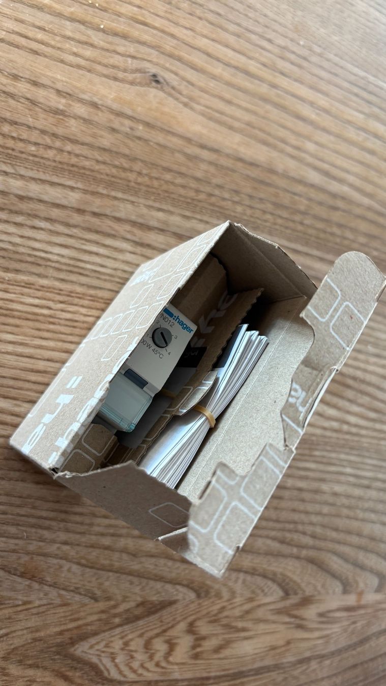 Hager Interrupteurs: Hager Universal RC Dimmer EVN012 – Neuf avec emballage d'origine à Zürich par Primadonna 1