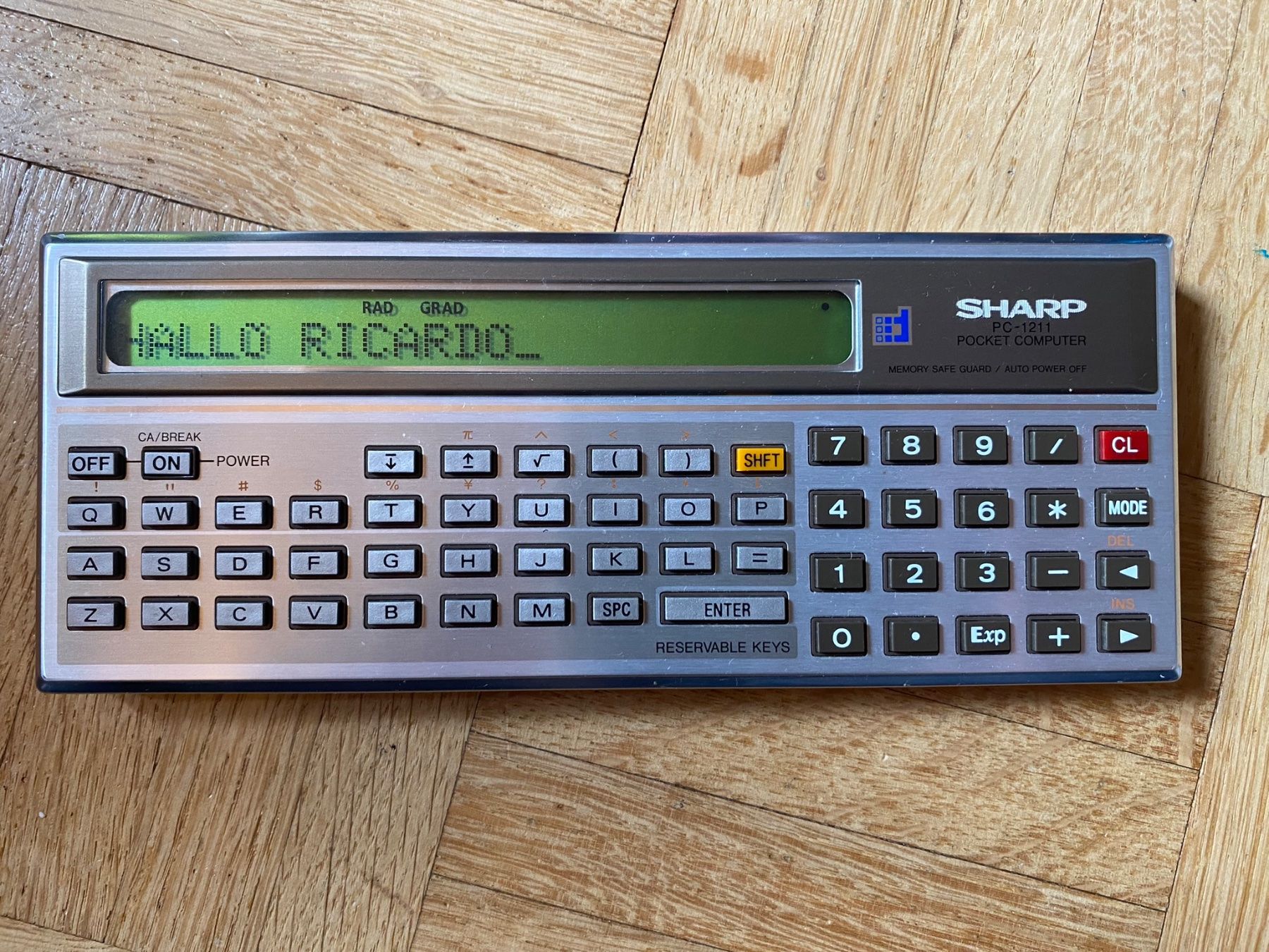 Sharp PDAs: Sharp PC-1210 Pocket Computer aus 1980 mit neuem LCD – Gebraucht aus Adliswil von