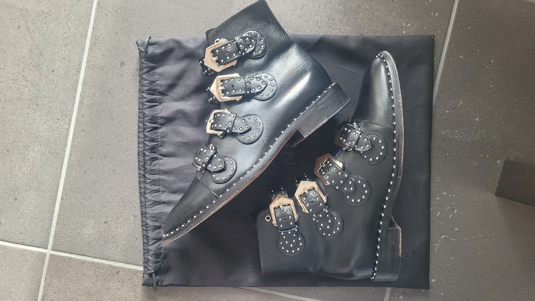 Givenchy Scarpe da donna: GIVENCHY Biker Boots Stiefelette Gr. 39 – Usato da Rheinfelden venduto da DHS 1
