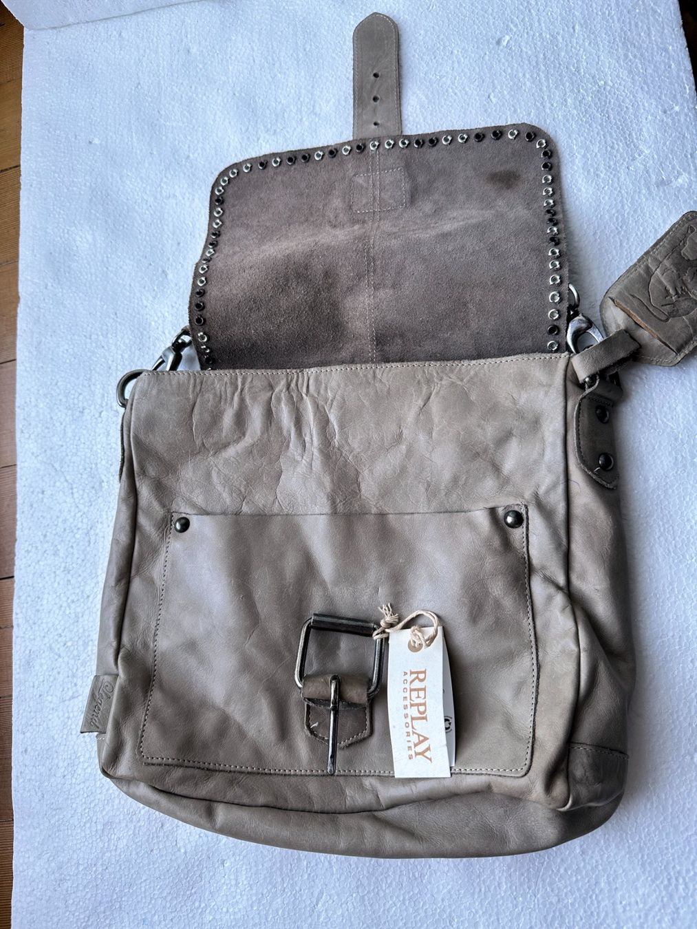 Replay Borse: Tasche Leder Replay – Nuovo (secondo la descrizione) da Gümmenen venduto da FelizitasHermann 5
