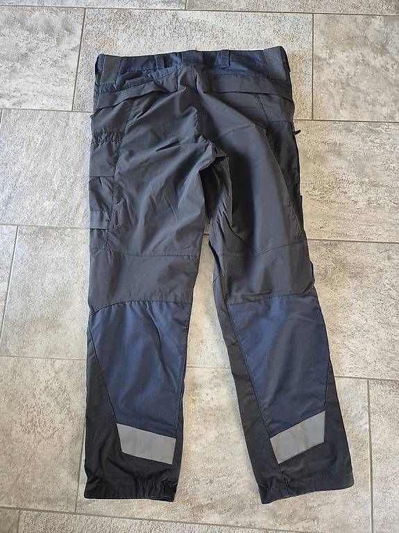 Pantaloni: Leichte FHB Arbeitshose 54 – Usato da Volken venduto da Mineralwasser13 1