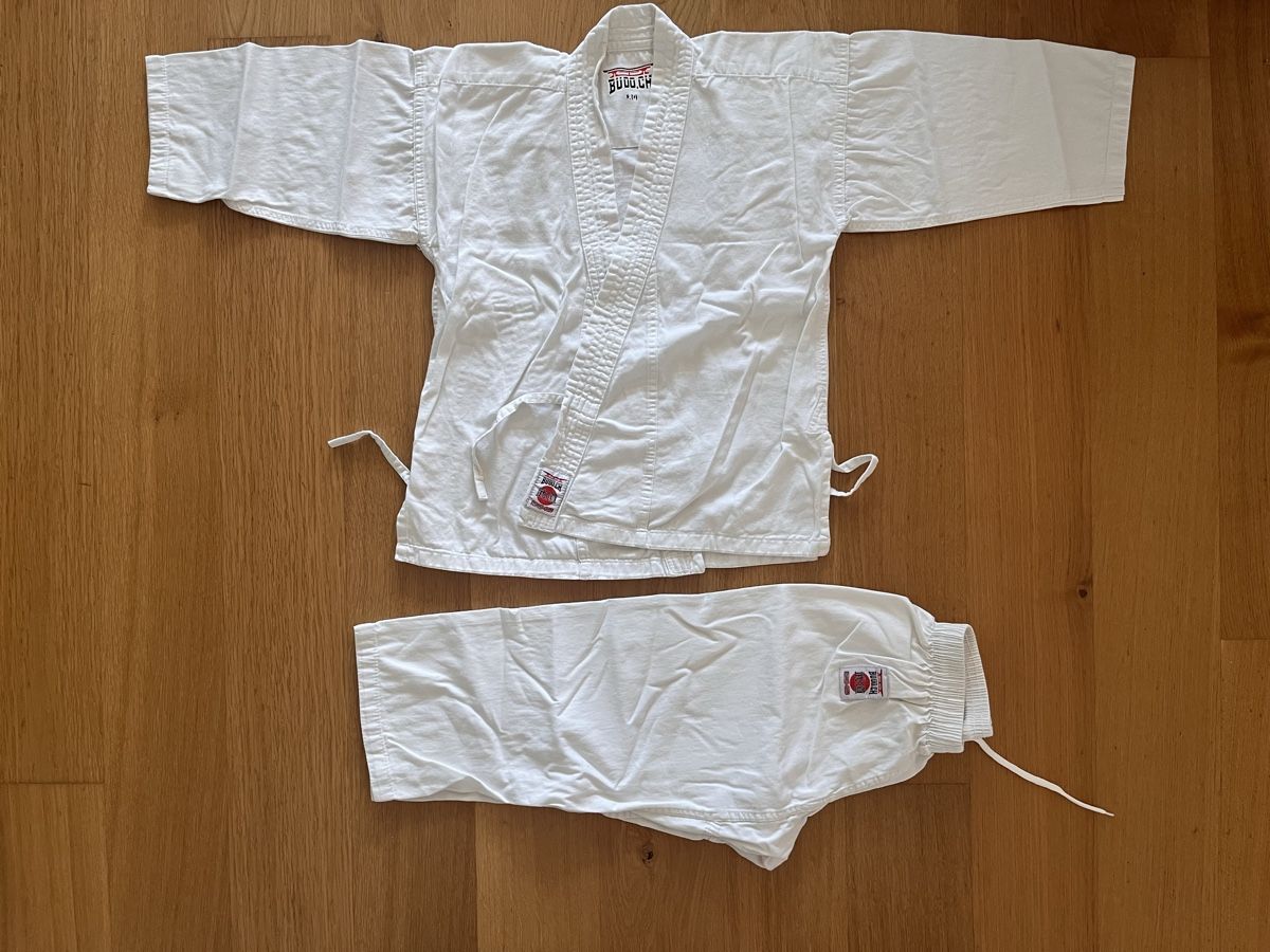 Kimono: Karate Kimono Gi 130 – Usato da Luzern venduto da Patrick_e
