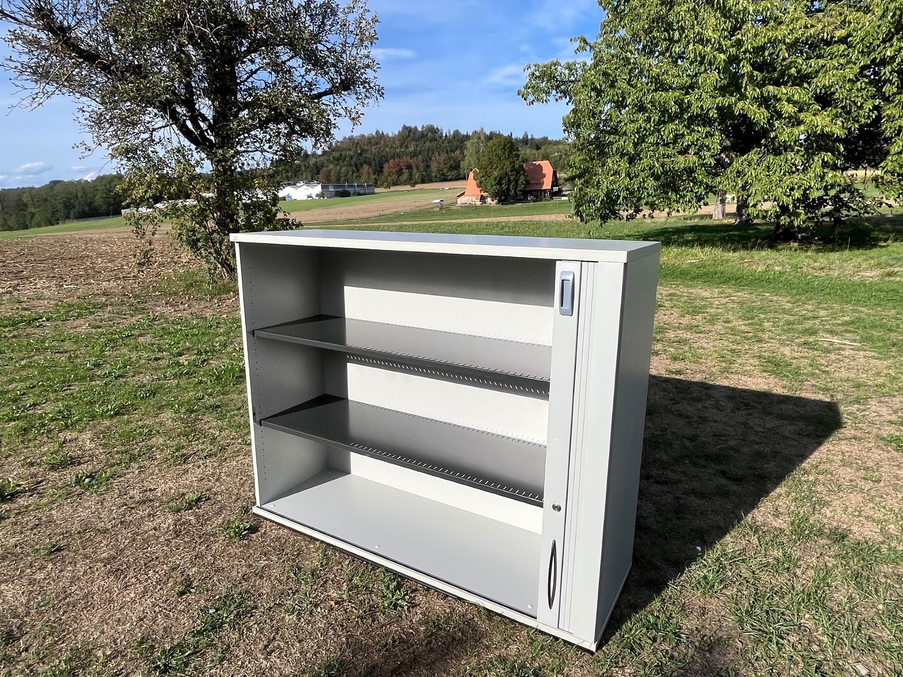 Schränke: Büromöbel mit Rolltüre – Gebraucht aus Allmendingen b. BE von juair 1