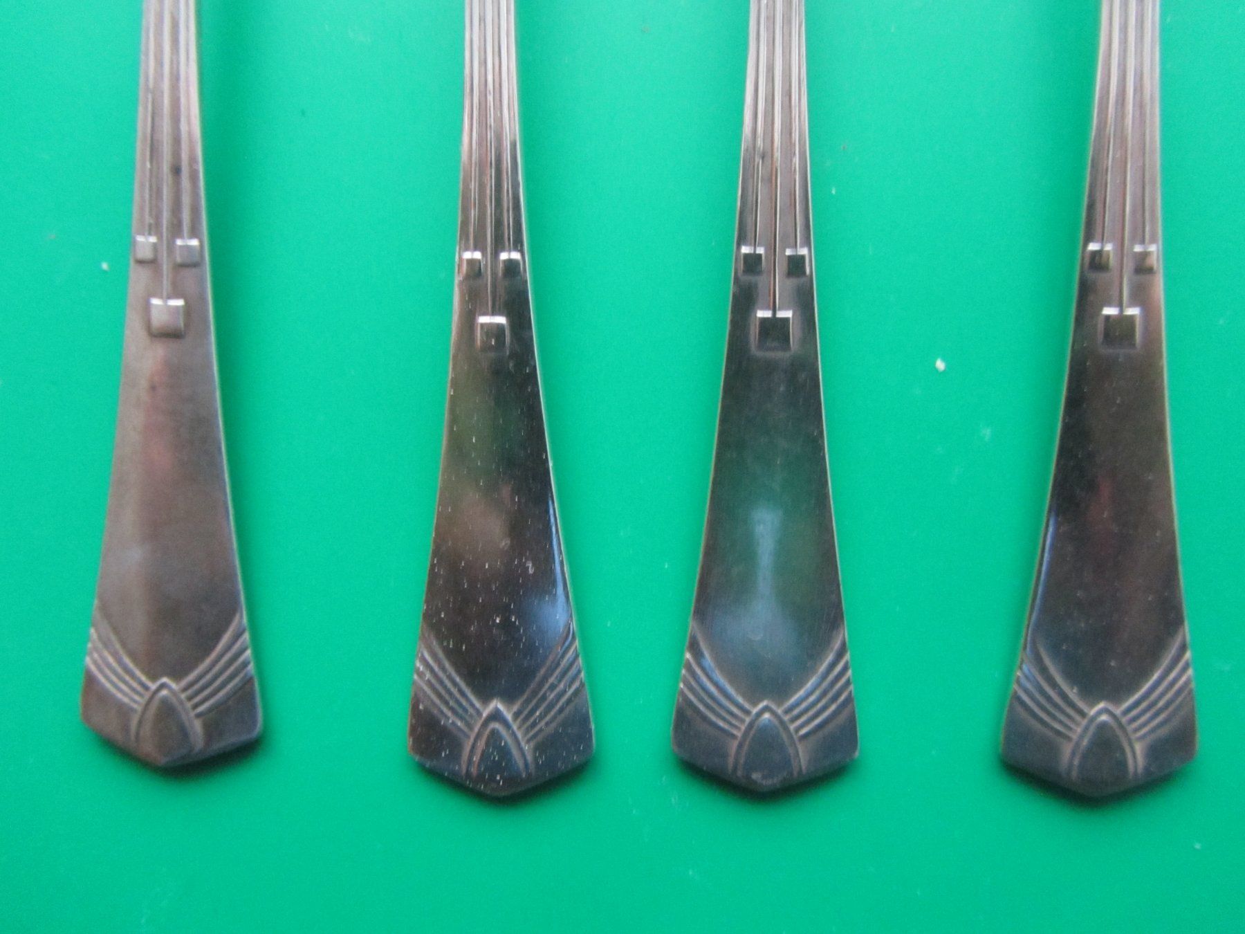 Set di posate: Jugendstil Dessert Gabel-Heilbrönn um 1920 – Usato da Luzern venduto da Lucernauno 1
