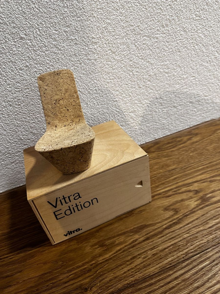 Vitra Tutte le decorazioni: Vitra miniatur chair – Usato da Laufen venduto da BABA812