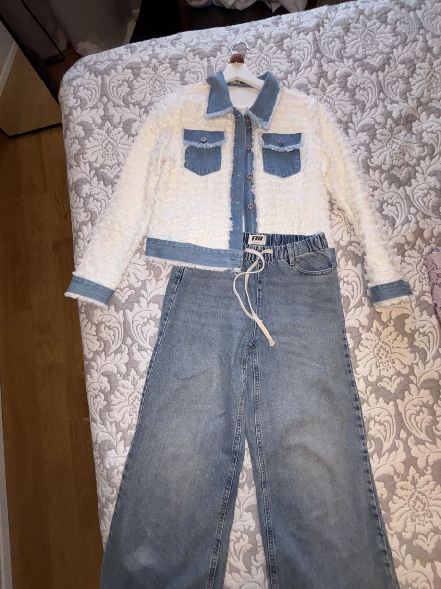 Lotti di vestiti: Outfit Jeansjacke und Jeans – Nuovo (secondo la descrizione) da Zürich venduto da mary_5ln5