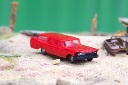 Eko 2043 H0 Plymouth Suburban Estate Car, 1/87