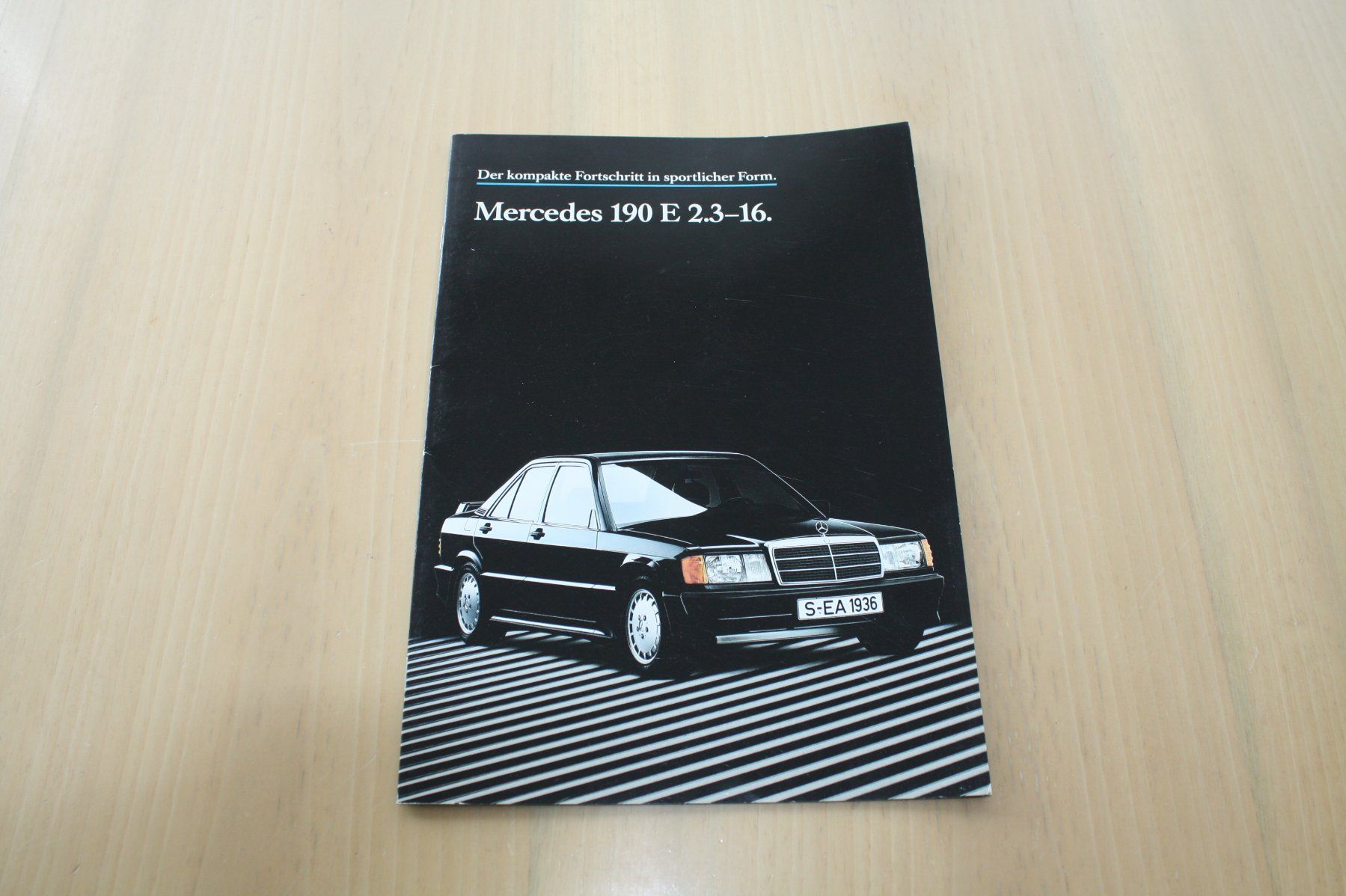 Mercedes-Benz Documenti: Mercedes 190 E 2.3-16 Prospekt - 11/1985 – Usato da Wikon venduto da erwin400