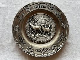 Hochwertiger Zinn-Wandteller Wildwechsel, 95 % Reinzinn