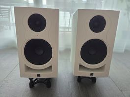 Kali audio in 8 2nd wave Neu, inkl. Isoacoustics Ständer