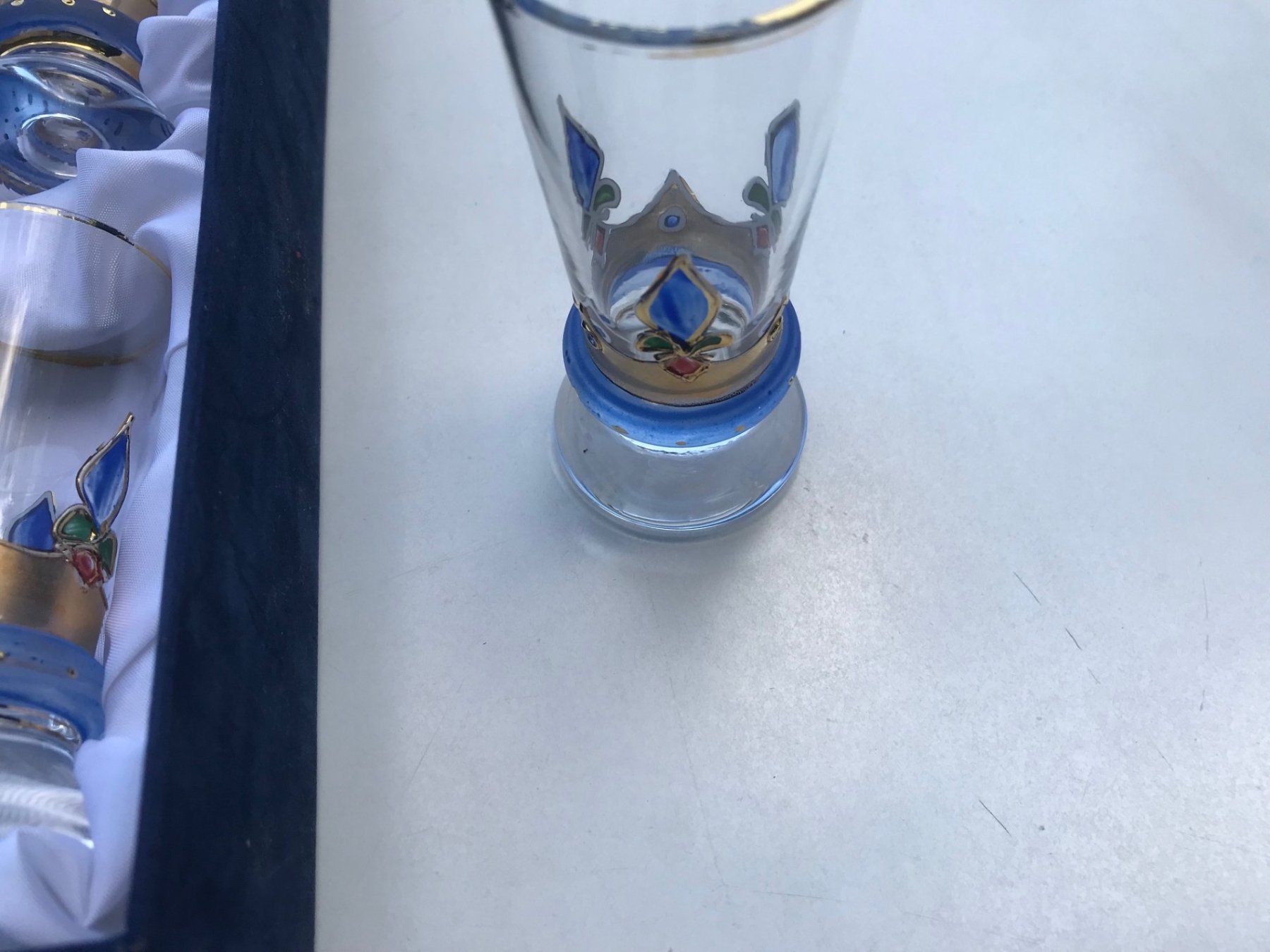 Bicchieri: SUPERBRE SERVICE À LIQUEUR ÉMAILLÉS – Nuovo (secondo la descrizione) da Genève venduto da Honeybird 2