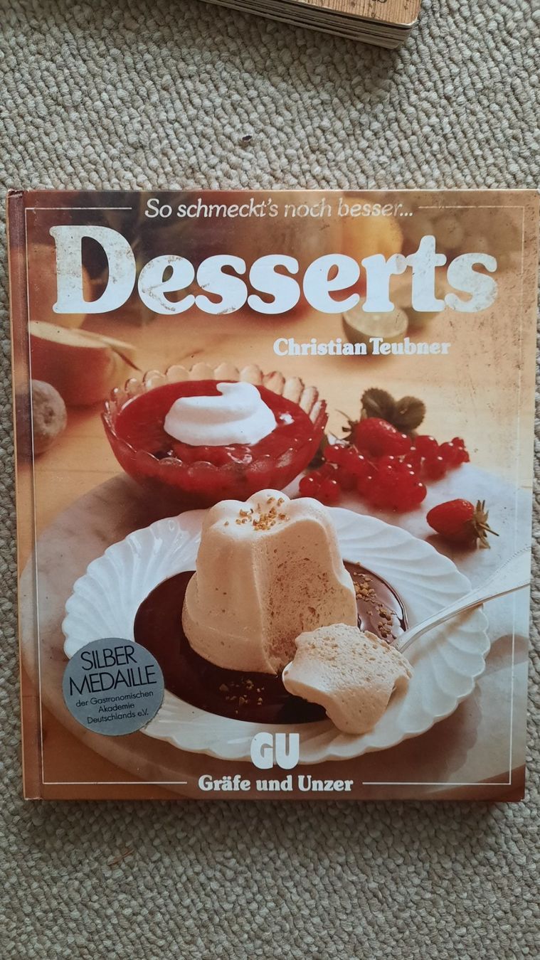 Libri: Kochbuch; Desserts von Teubner – Usato da Niederteufen venduto da Buecherwurm_70