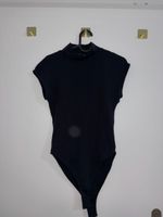 Body noir col montant manches courtes 