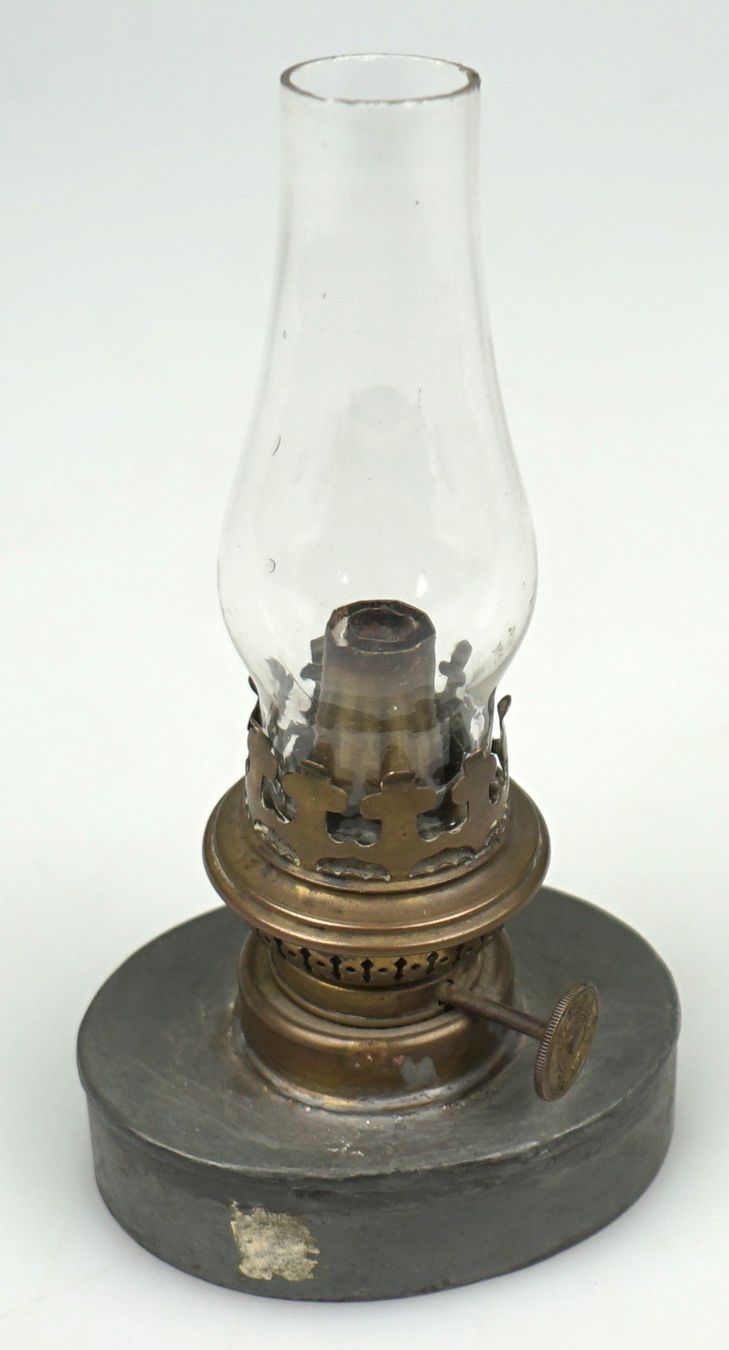 Lampade: Kleine Vintage Öllampe – Usato da Volketswil venduto da brockipfannenstil