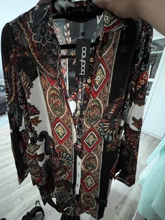 Kleid / Hemdkleid / Bluse / T-Shirt / Top / NEU