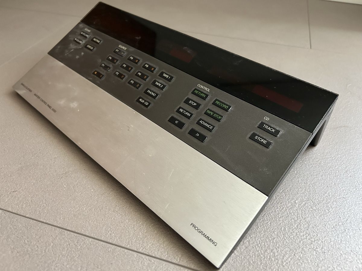 Bang & Olufsen Sistema di controllo: Bang & Olufsen Master Control Panel 5000 – Usato da Uetendorf venduto da REhome