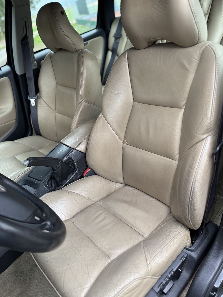 Volvo Automobili: Volvo V70R AWD Handschalter – Usato da Langenthal venduto da Marola05 4