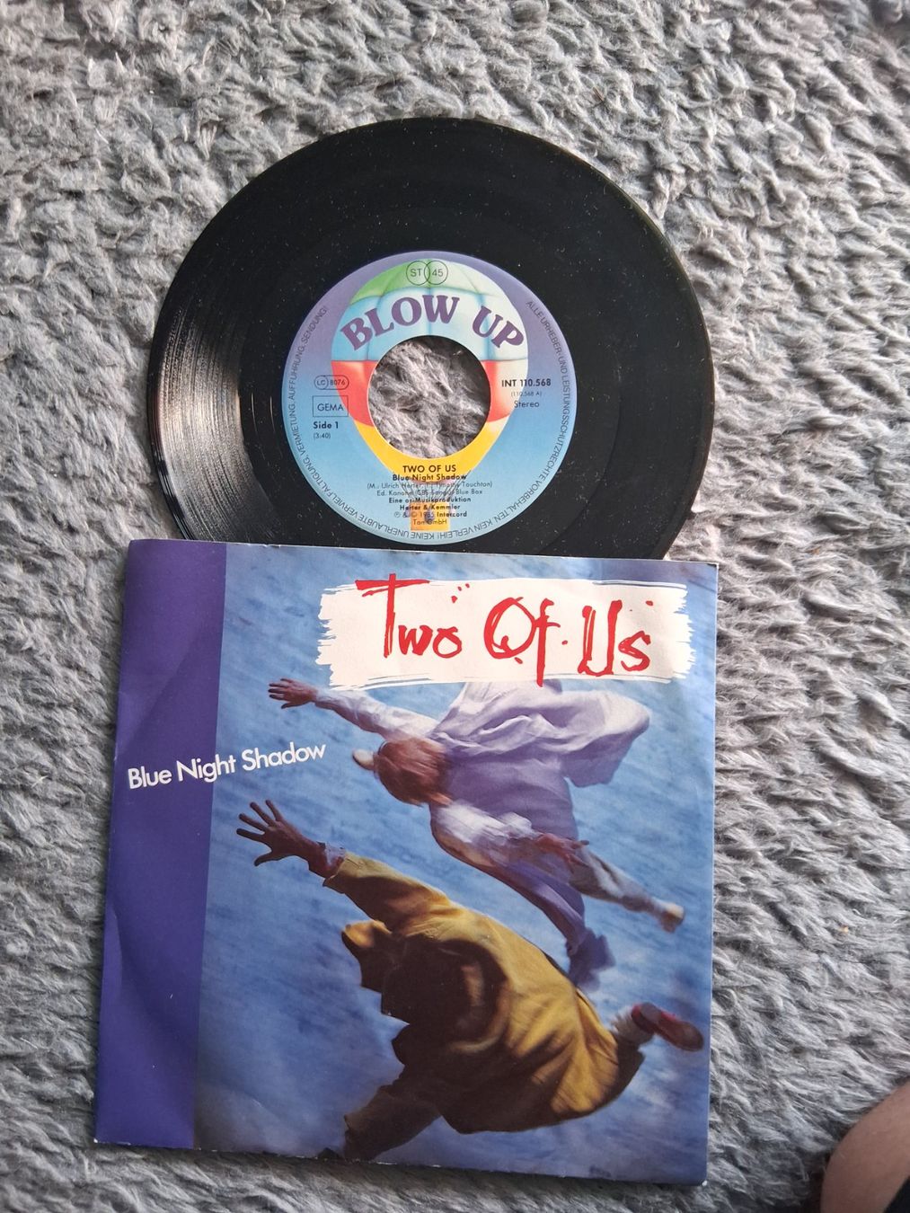 Dischi in vinile: TWO OF US     BLUE NIGHT SHADOW    7NER SINGLE – Usato da Wetzikon ZH venduto da Ramones01