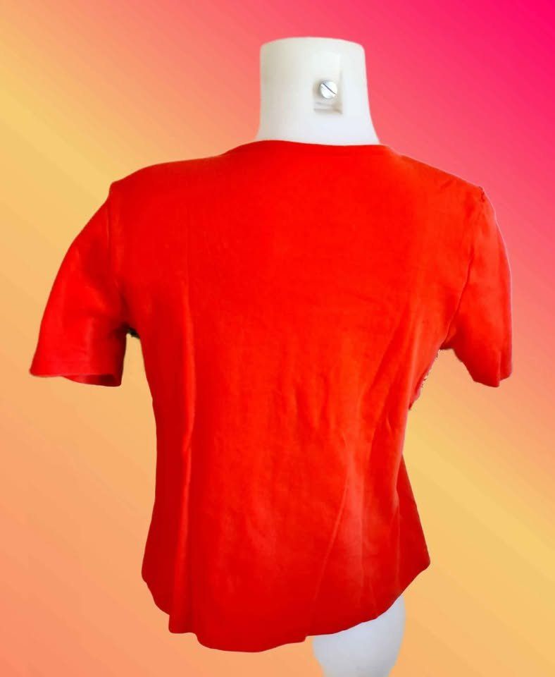T-shirt: Rotes Damen T-Shirt Gr. M/L – Usato da Aarburg venduto da Hystoria 2