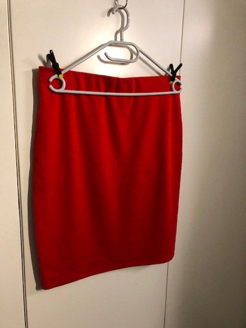 C&A Röcke: Oranger Jupe, M, Yessica, Viscose und Polyester – Gebraucht aus Hünenberg See von dustein 1