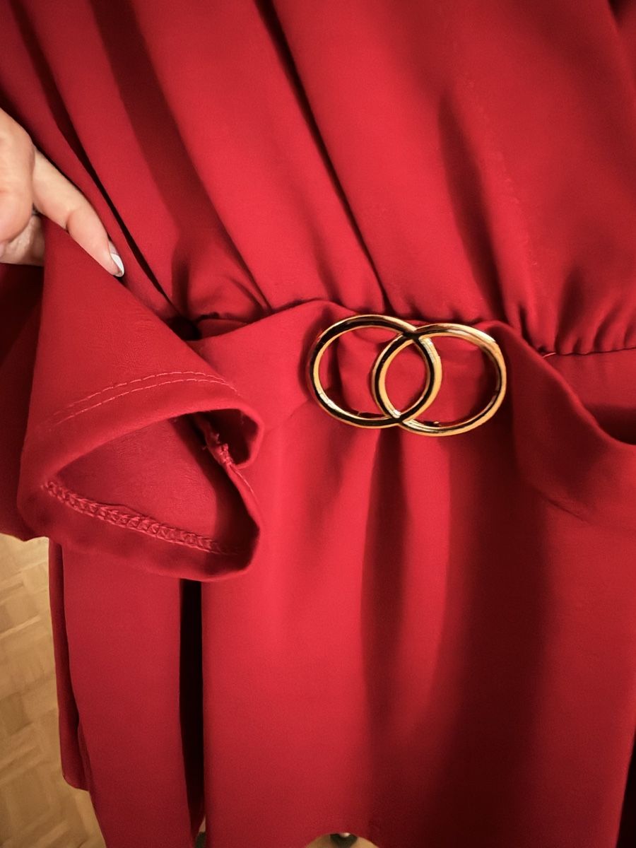Camicette: Rote Bluse mit goldenen Details, Grösse M – Usato da Trimbach venduto da Schwaenchen 2