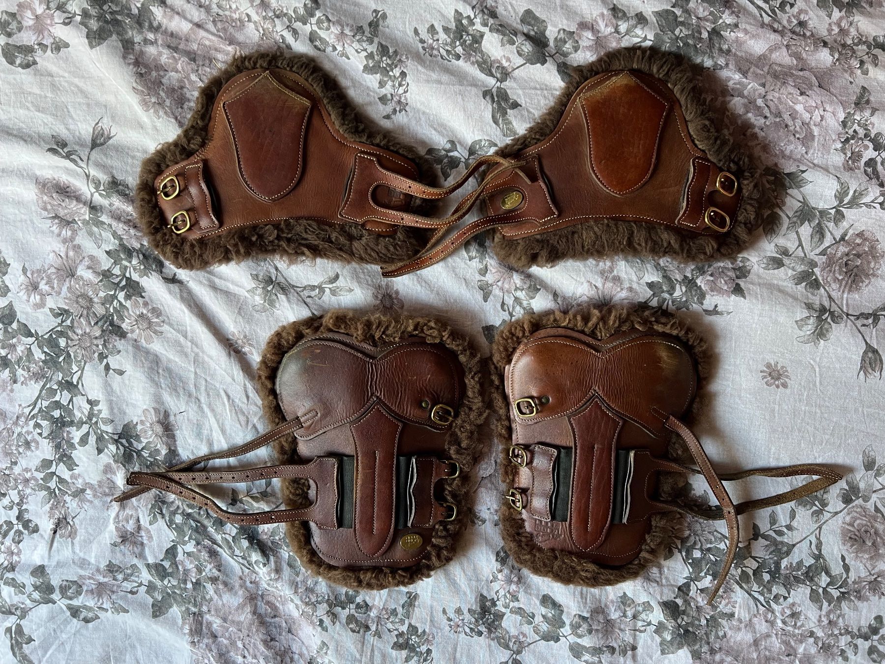 Stinchiere & Fasciature: Leder/Lammfell Gamaschen – Usato da Avry-sur-Matran venduto da nau_gw85