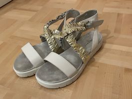 39 Einzigartige Damen-Sandalen – Modelschuhe aus Fashionshow